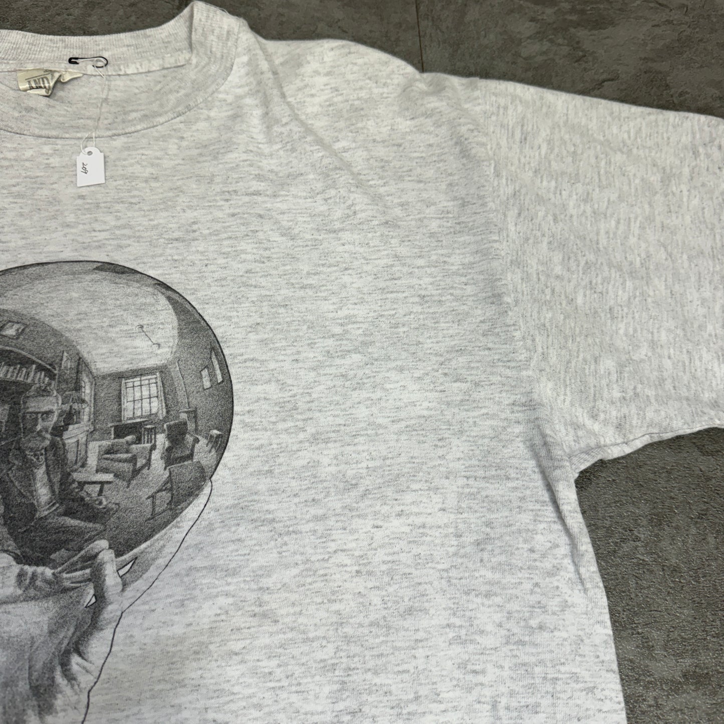 写像球体を持つ手 90s M.C.ESCHER