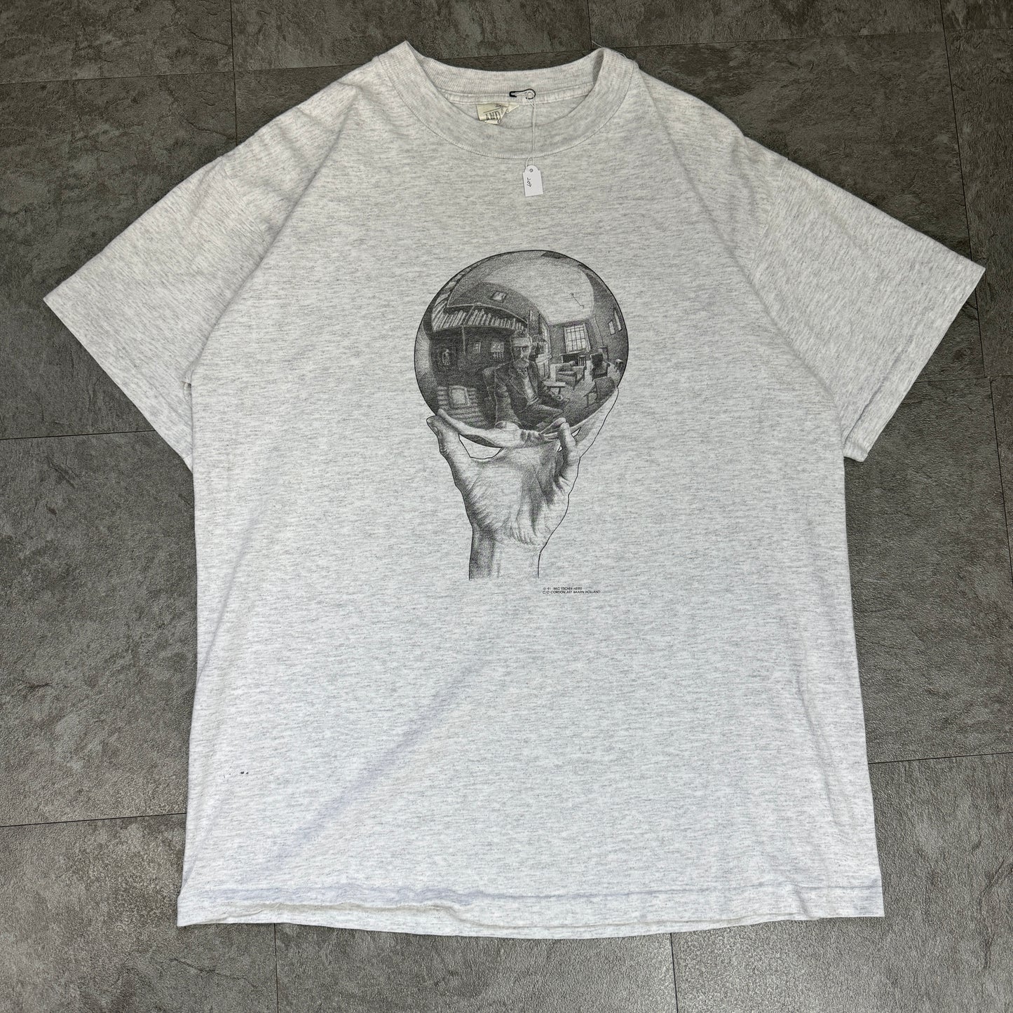 写像球体を持つ手 90s M.C.ESCHER